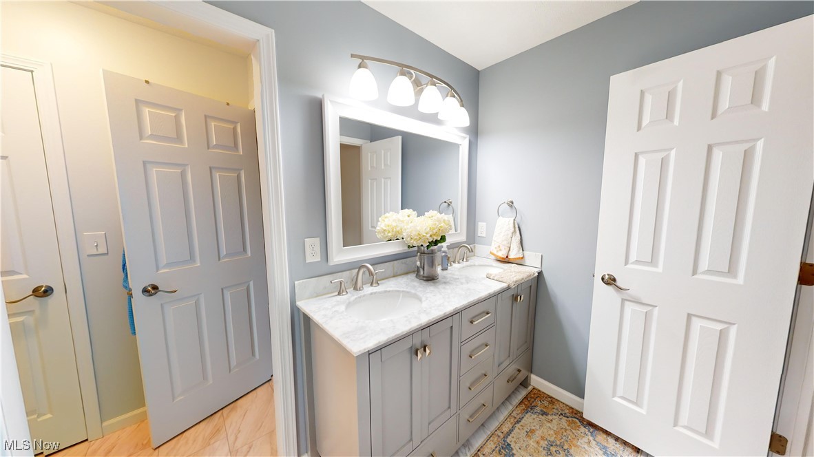 3044 Gale Road Willoughby, OH 44094 - Photo 18 of 30 Bathroom with vanity