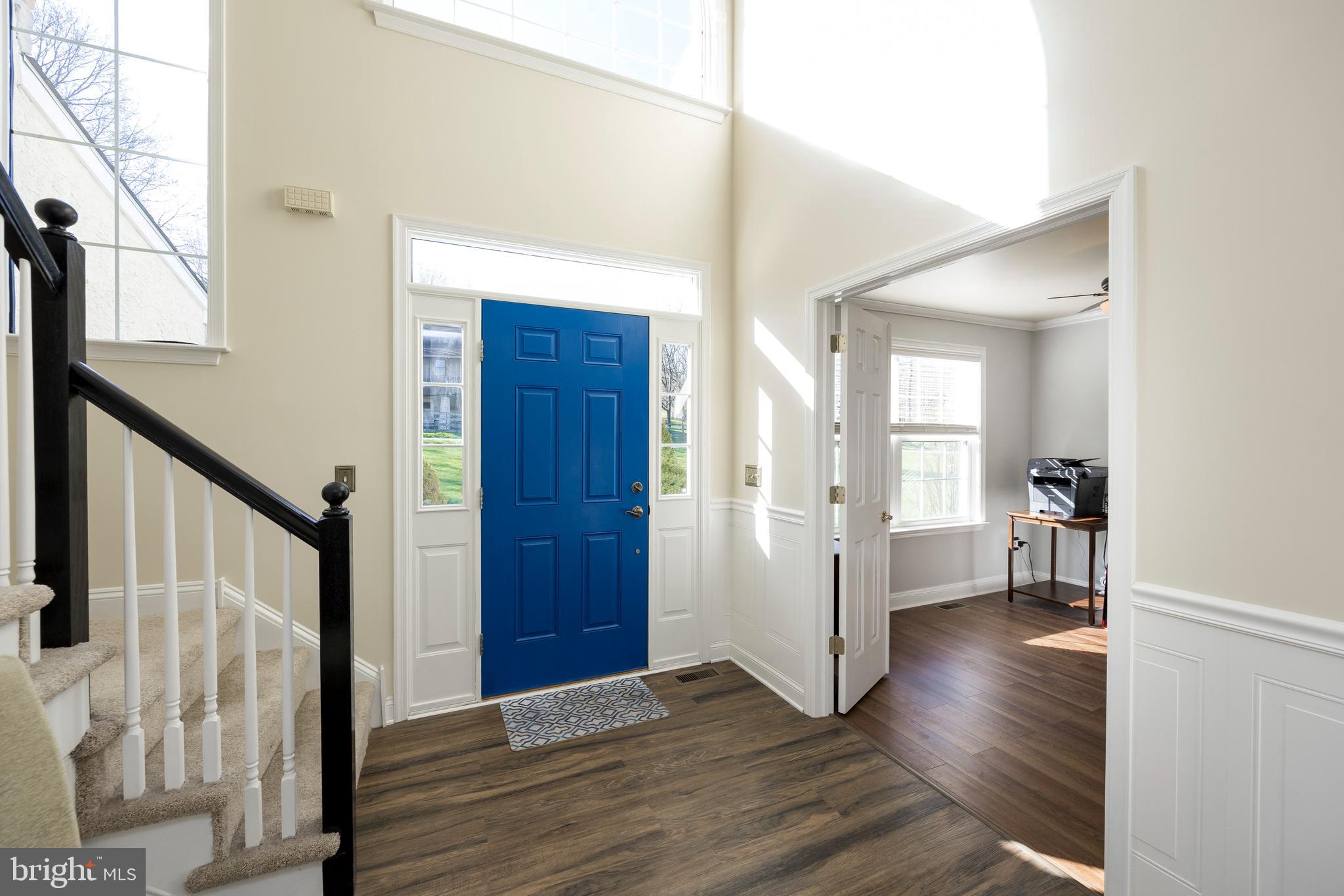 2015 School Road Pottstown, PA 19465 - Photo 8 of 42 Foyer