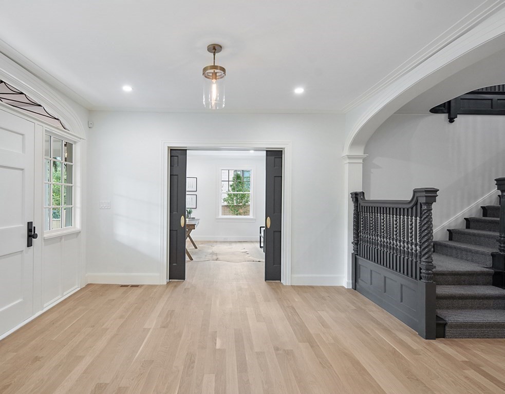 4 Bennington Road Lexington, MA 02421 - Photo 3 of 32