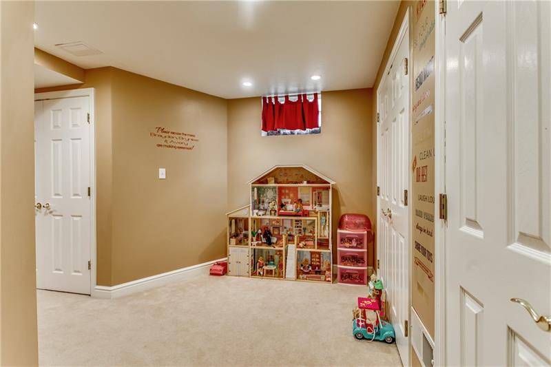 6508 Ten Point Circle Trafford, PA 15085 - Photo 22 of 24 Gallery Image 22