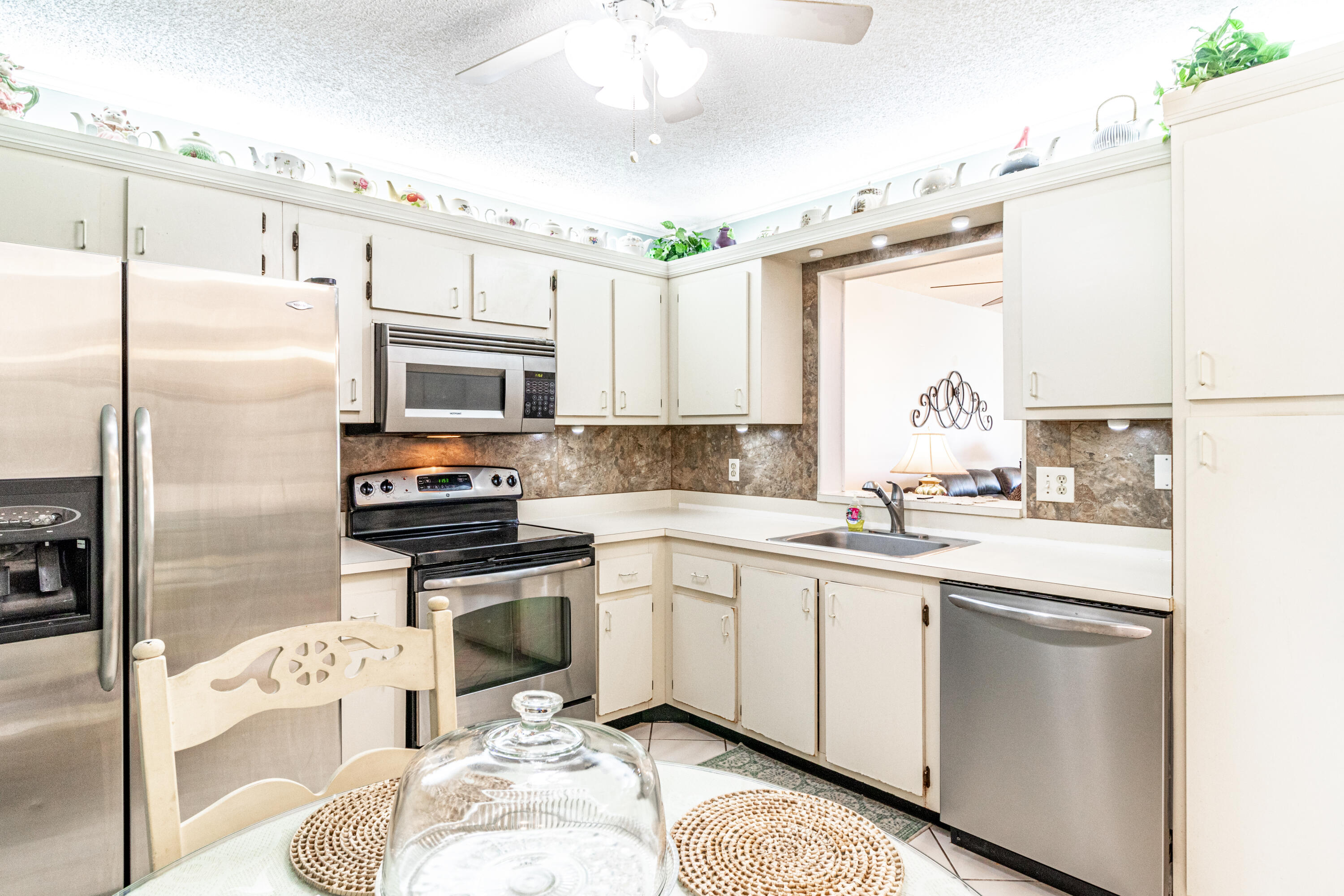 9094 Flynn Circle, Unit 7 Boca Raton, FL 33496 - Photo 3 of 18 IMG_4404
