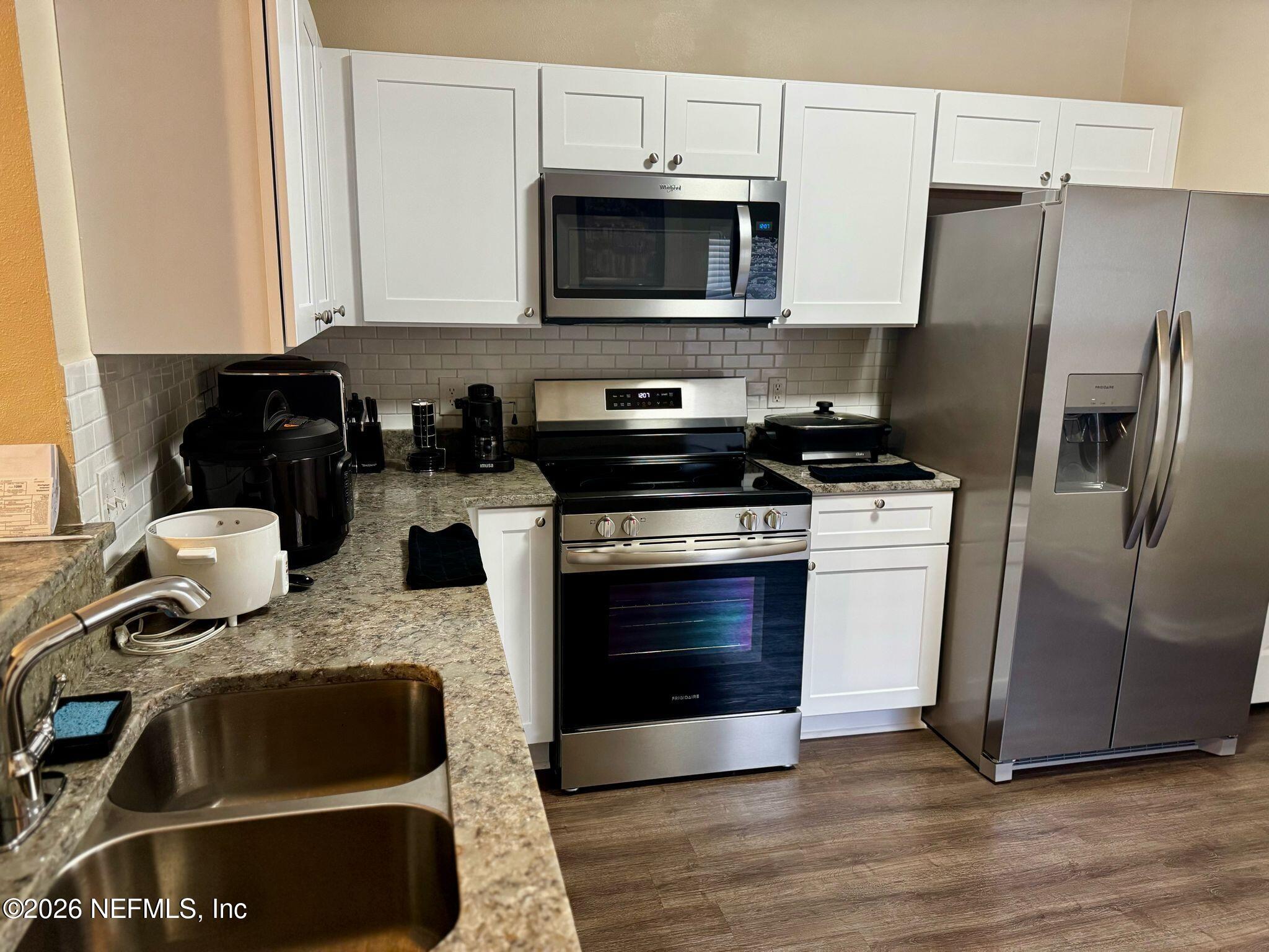 7946 Melvin Road Jacksonville, FL 32210 - Photo 5 of 11 10