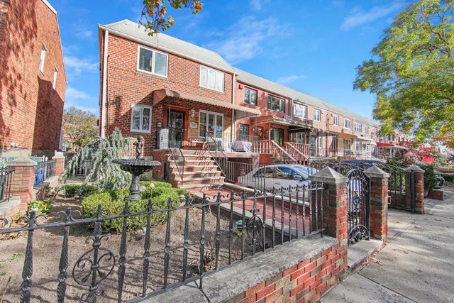 $3,500 | 61-11 69th Place, Unit 1 | Middle Village