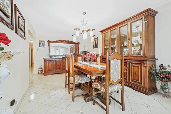 $3,500 | 61-11 69th Place, Unit 1 | Middle Village