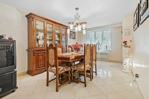 $3,500 | 61-11 69th Place, Unit 1 | Middle Village