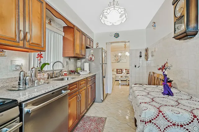 $3,500 | 61-11 69th Place, Unit 1 | Middle Village