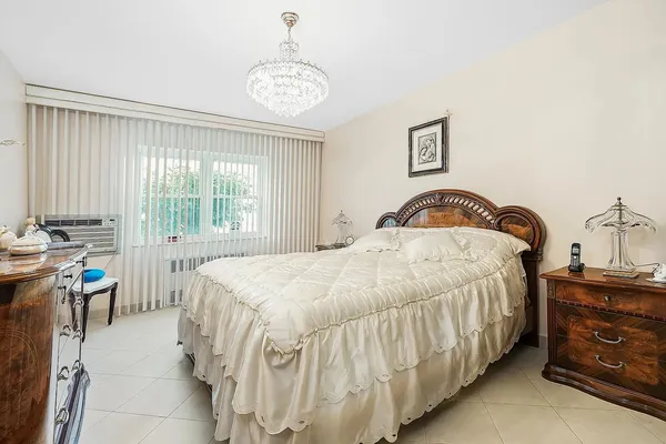 $3,500 | 61-11 69th Place, Unit 1 | Middle Village