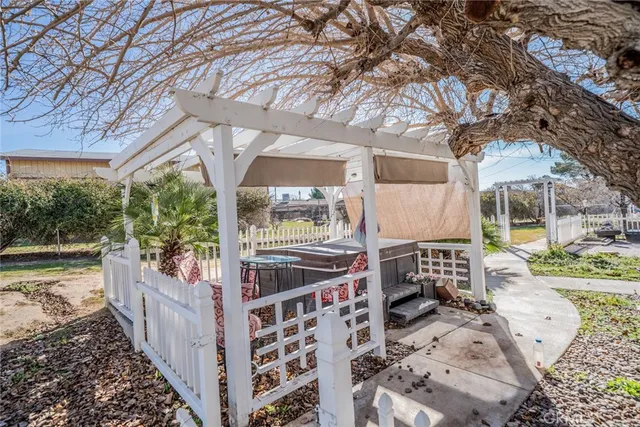 $499,999 | 14171 Tehachapi Road, Apple Valley, CA 92307