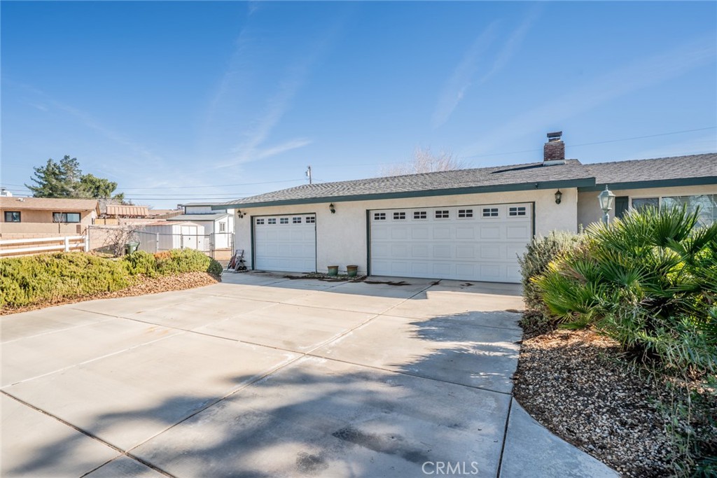 14171 Tehachapi Road Apple Valley, CA 92307 - Photo 6 of 51