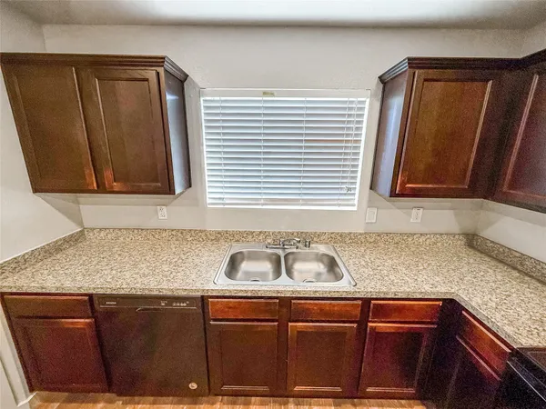 $1,895 | 10535 Mills Road, Unit 4B, Houston, TX 77070