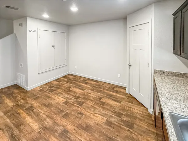 $1,895 | 10535 Mills Road, Unit 4B, Houston, TX 77070