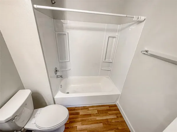 $1,895 | 10535 Mills Road, Unit 4B, Houston, TX 77070