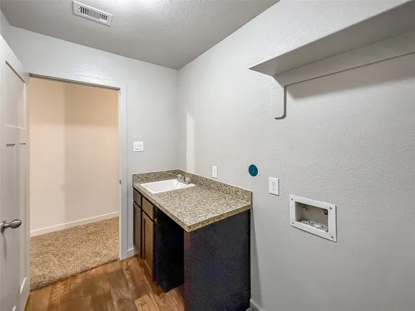 $1,895 | 10535 Mills Road, Unit 4B, Houston, TX 77070