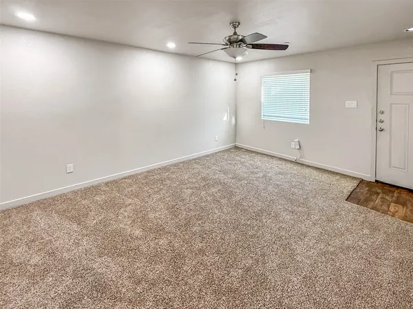 $1,895 | 10535 Mills Road, Unit 4B, Houston, TX 77070