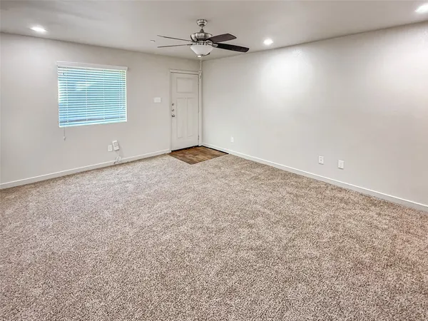 $1,895 | 10535 Mills Road, Unit 4B, Houston, TX 77070