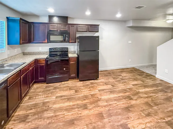 $1,895 | 10535 Mills Road, Unit 4B, Houston, TX 77070