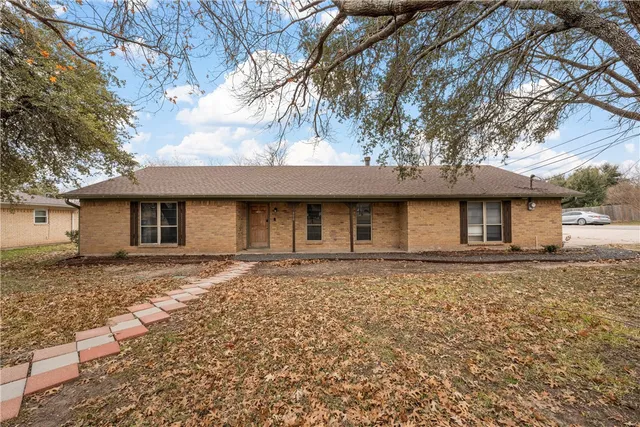$270,000 | 110 Billington Drive, Robinson, TX 76706
