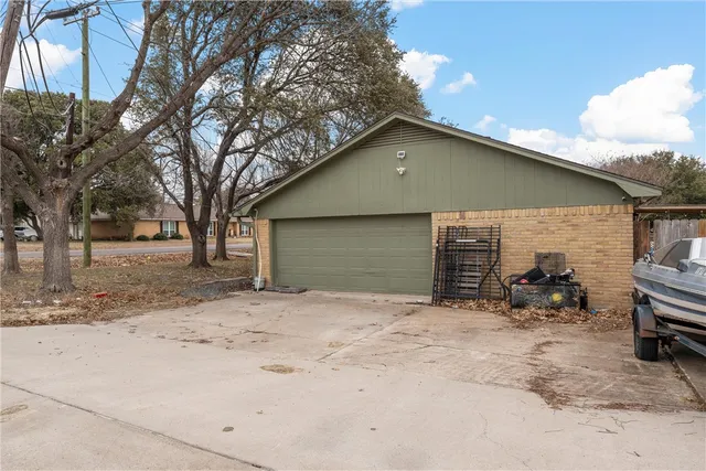 $270,000 | 110 Billington Drive, Robinson, TX 76706