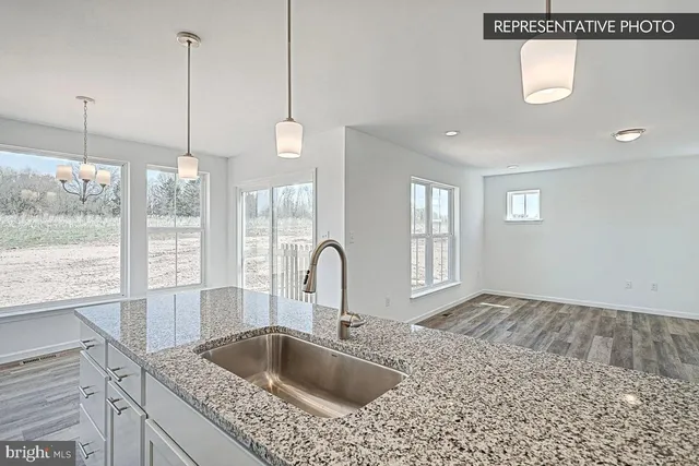 $439,990 | 164 Woodlynn Drive, Selinsgrove, PA 17870