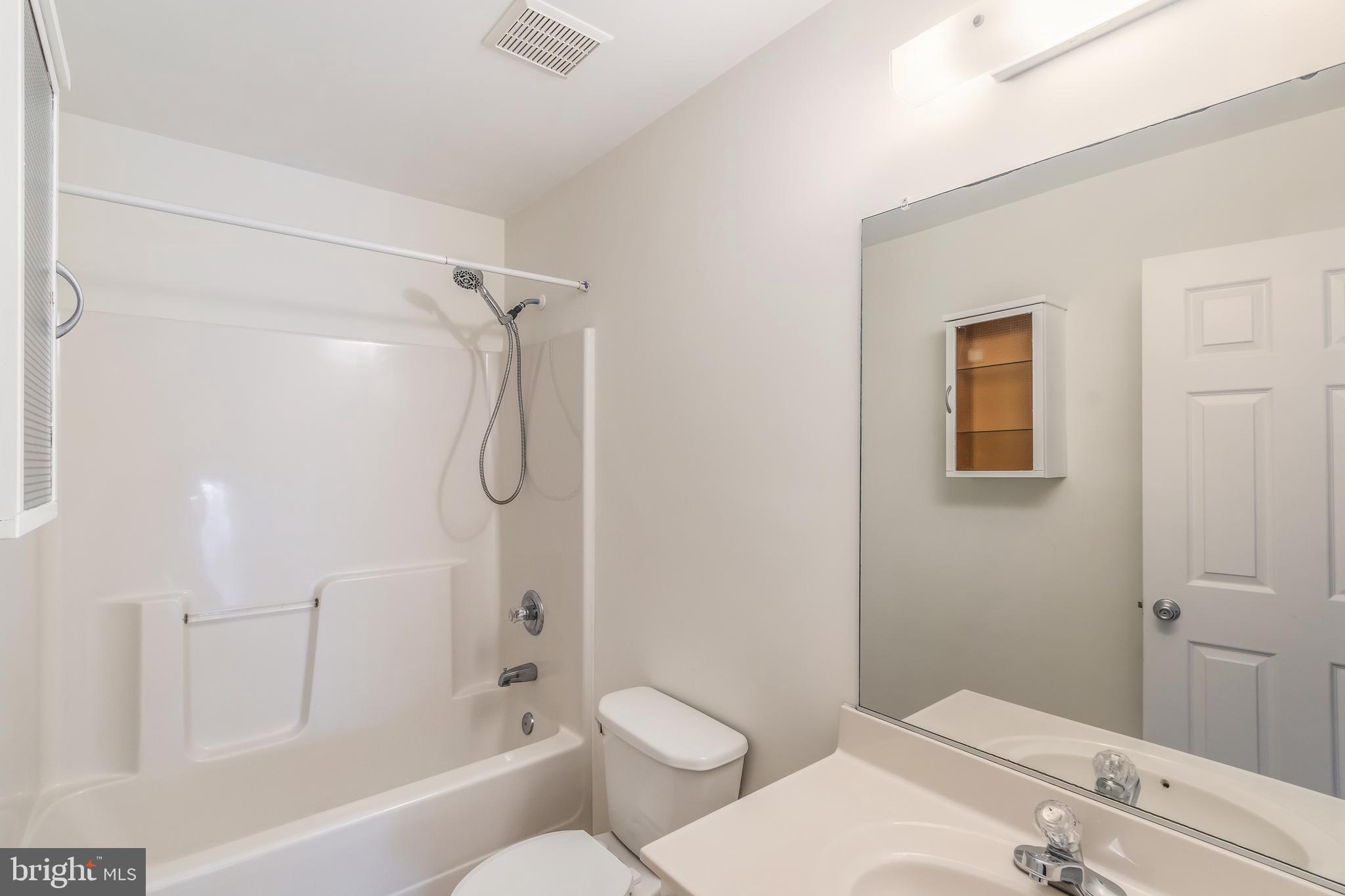 153 Myrtle Avenue Severn, MD 21144 - Photo 18 of 28 Upper level full bath