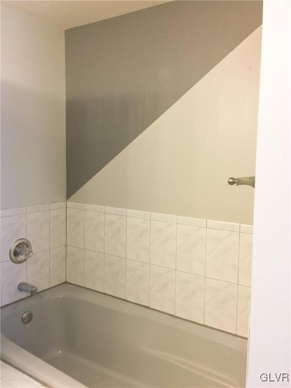 968 Renaldi Road Wind Gap, PA 18091 - Photo 13 of 18 a bathroom with a bathtub