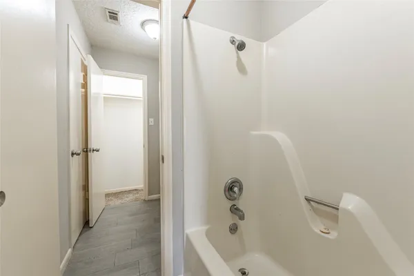 $1,350 | 3918 Mckinney Extension, Unit A, La Marque, TX 77568