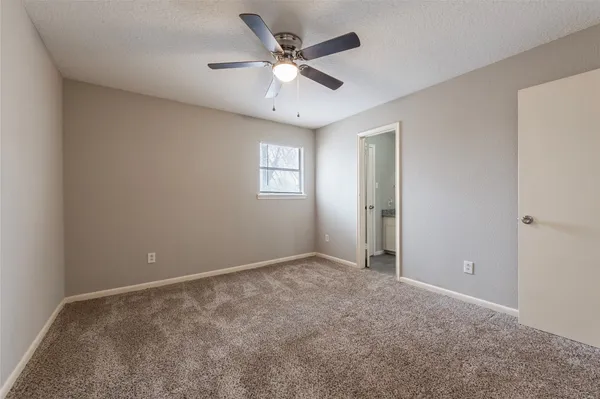 $1,350 | 3918 Mckinney Extension, Unit A, La Marque, TX 77568