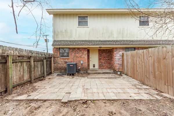 $1,350 | 3918 Mckinney Extension, Unit A, La Marque, TX 77568