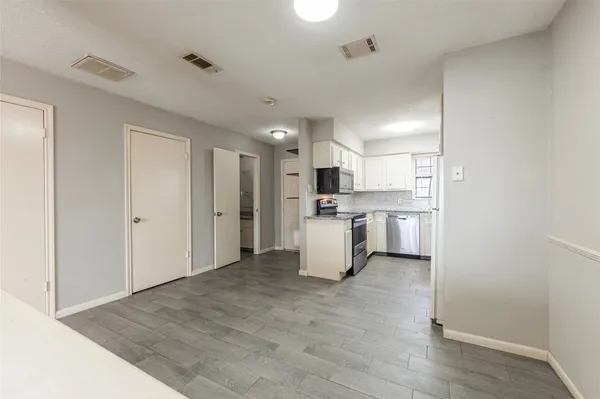 $1,350 | 3918 Mckinney Extension, Unit A, La Marque, TX 77568