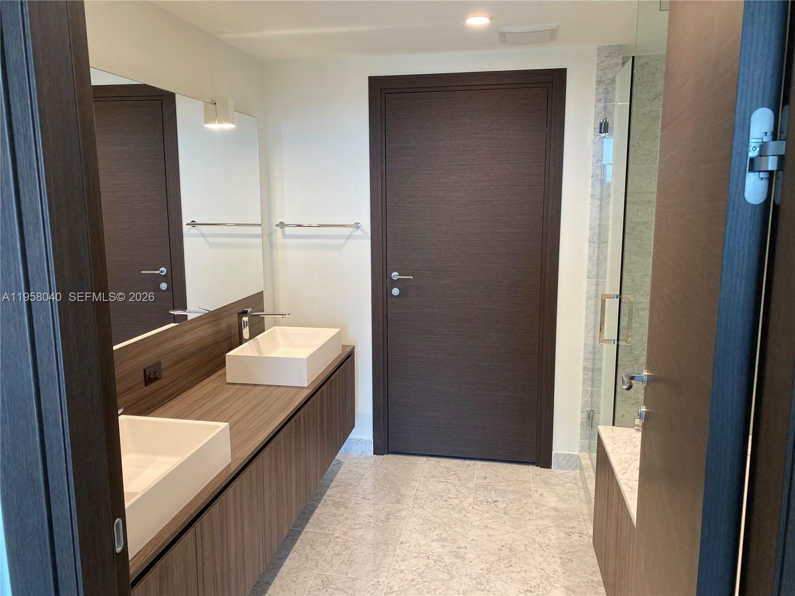 1000 Brickell Plaza, Unit 3306 Miami, FL 33131 - Photo 8 of 33