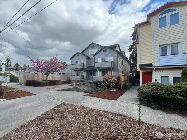 $1,400,000 | 8830 Nesbit Avenue North, Seattle, WA 98103