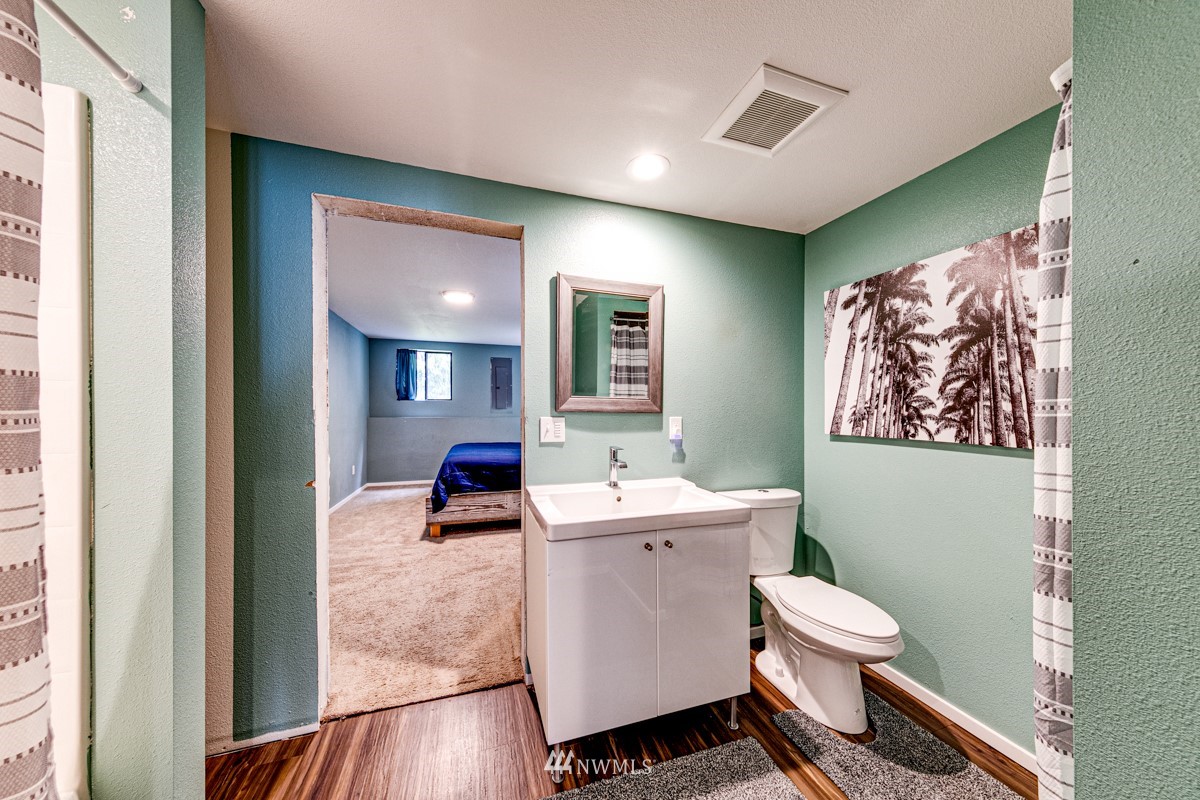 155 Taylor Cutoff Road Sequim, WA 98382 - Photo 21 of 37 a very nice looking room with a large window