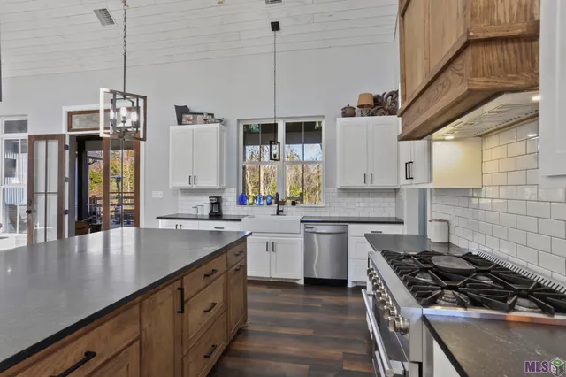 $699,000 | 23220 Zeb Chaney Road, Zachary, LA 70791