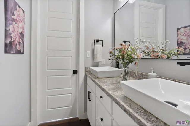 $699,000 | 23220 Zeb Chaney Road, Zachary, LA 70791