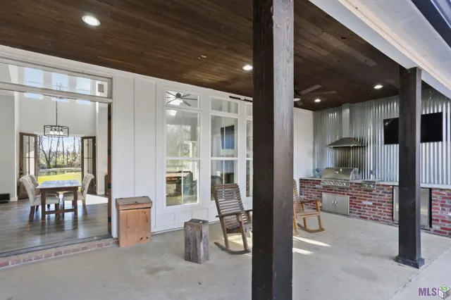 $699,000 | 23220 Zeb Chaney Road, Zachary, LA 70791