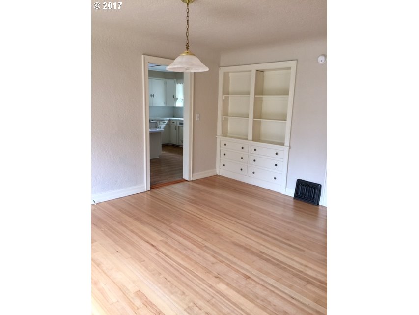 1245 River Road Eugene, OR 97404 - Photo 12 of 32 Gallery Image 12