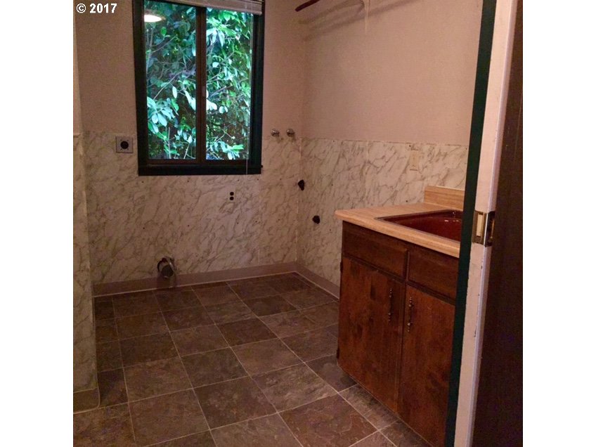 1245 River Road Eugene, OR 97404 - Photo 21 of 32 Gallery Image 21