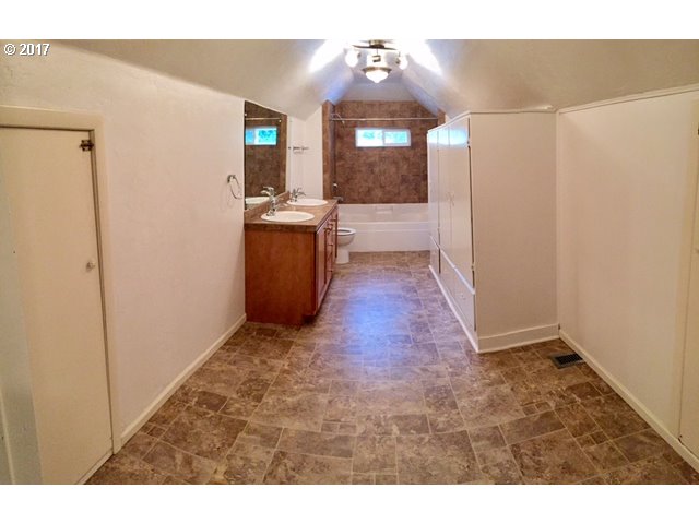 1245 River Road Eugene, OR 97404 - Photo 27 of 32 Gallery Image 27