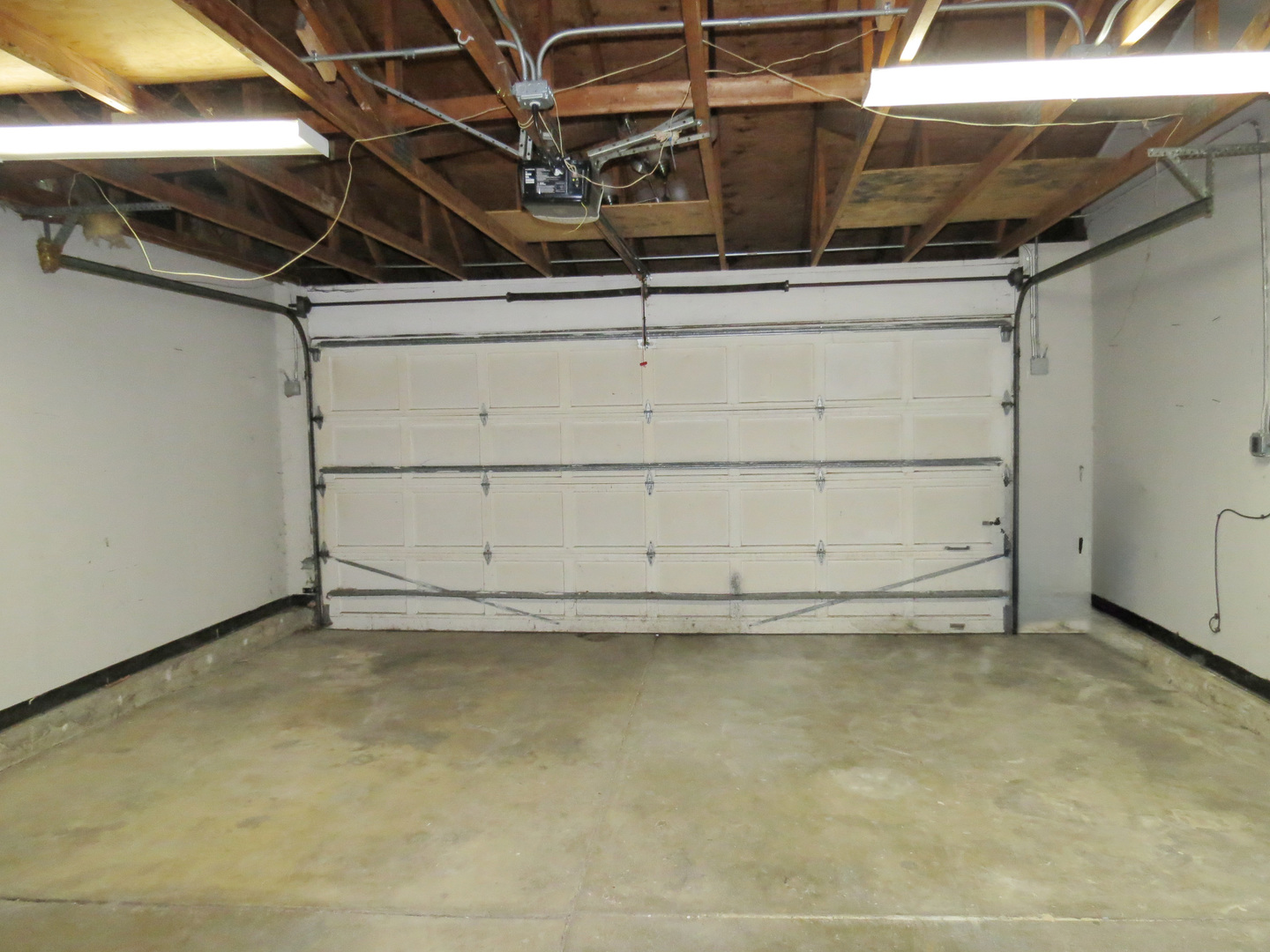231 Charlotte Lane Bolingbrook, IL 60440 - Photo 32 of 37 a view of a room with shelf