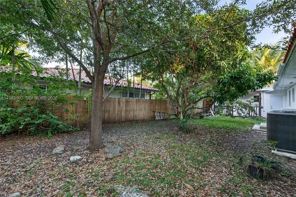 $7,500 | 1100 North Shore Drive, Miami Beach, FL 33141