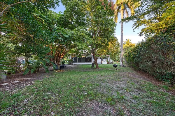 $7,500 | 1100 North Shore Drive, Miami Beach, FL 33141