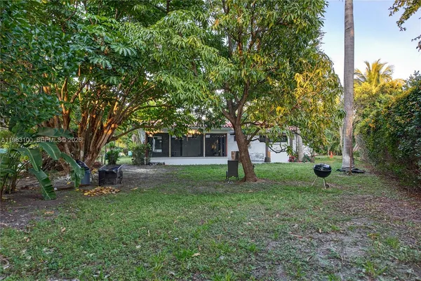 $7,500 | 1100 North Shore Drive, Miami Beach, FL 33141