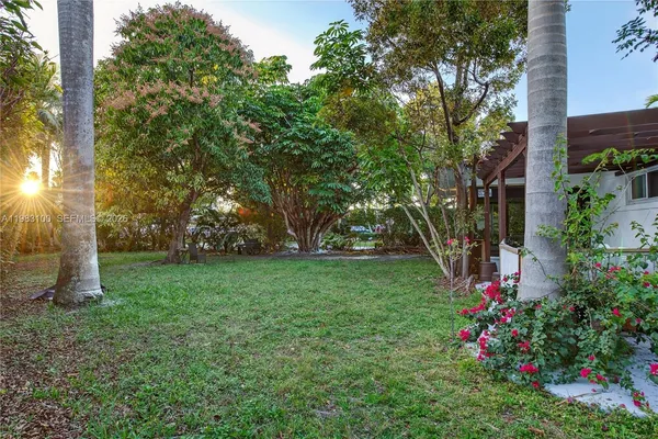 $7,500 | 1100 North Shore Drive, Miami Beach, FL 33141