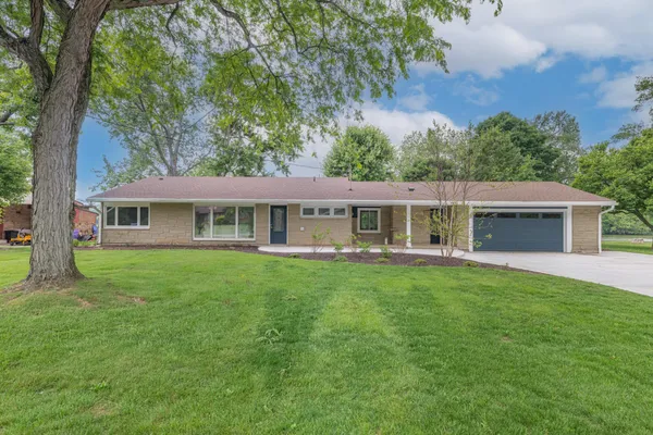 $629,000 | 1091 Sylvan Shores Drive, South Vienna, OH 45369
