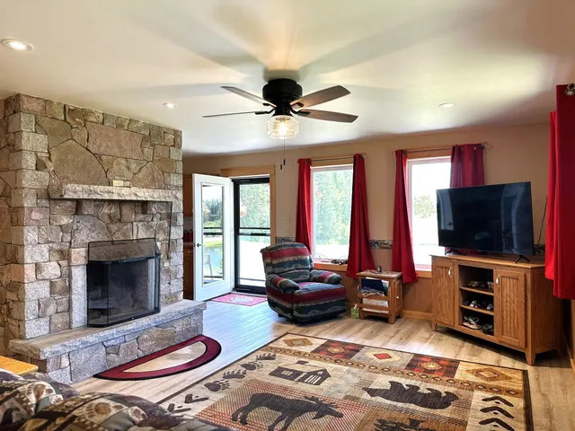 $565,000 | 550 Pete's Pond Road, Hardwick, VT 05836