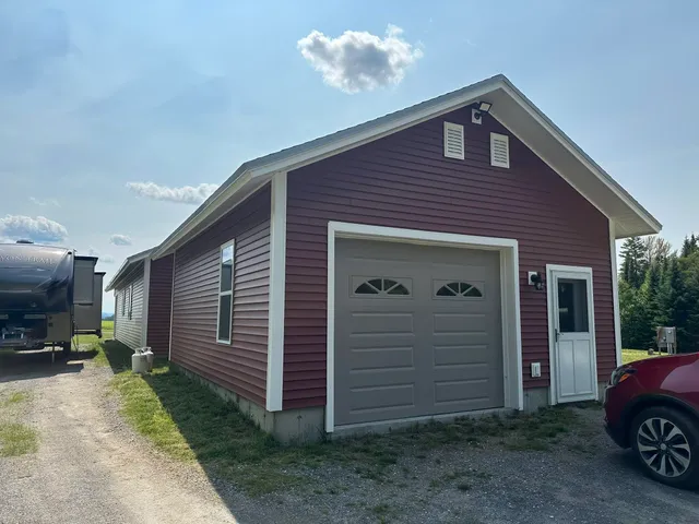 $565,000 | 550 Pete's Pond Road, Hardwick, VT 05836