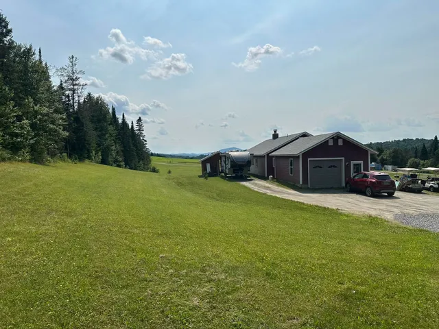 $565,000 | 550 Pete's Pond Road, Hardwick, VT 05836