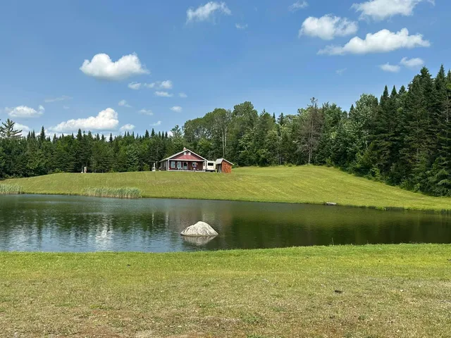 $565,000 | 550 Pete's Pond Road, Hardwick, VT 05836