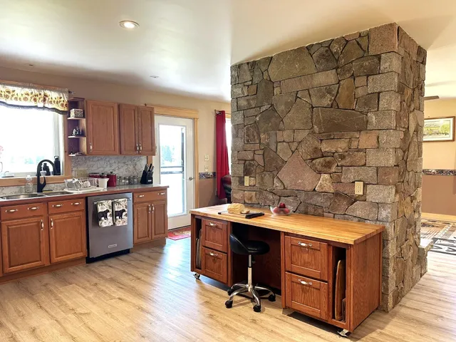 $565,000 | 550 Pete's Pond Road, Hardwick, VT 05836