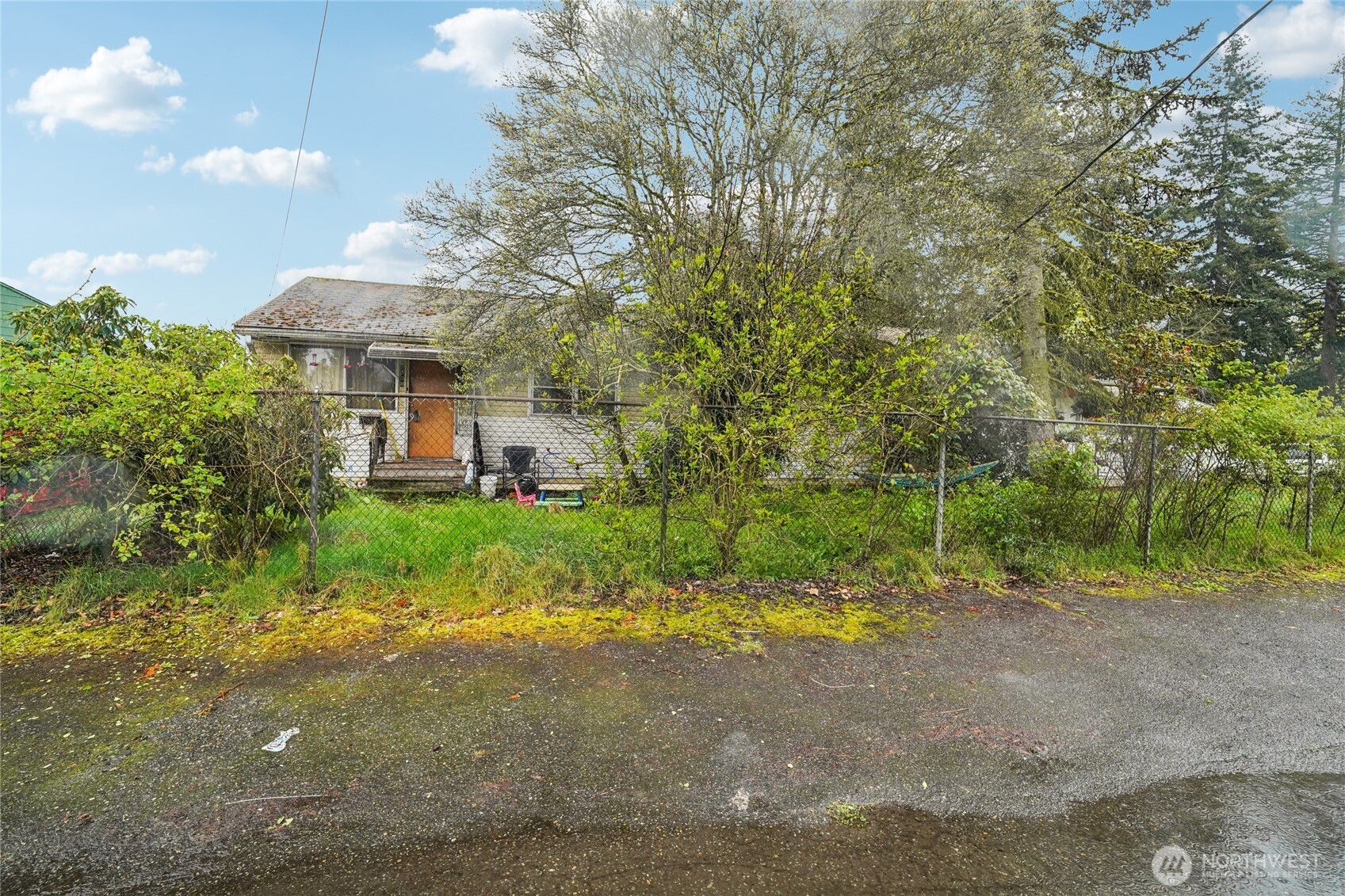 2008 Harrington Circle Northeast Renton, WA 98056 - Photo 12 of 24